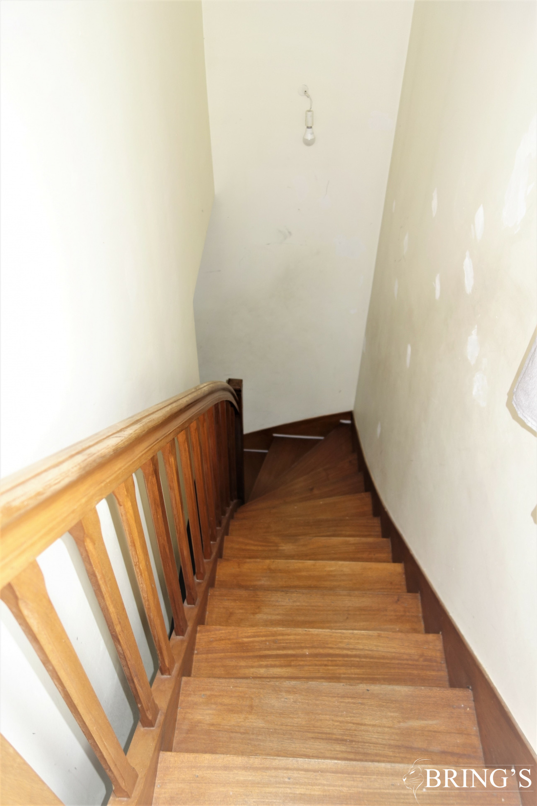 Escalier accès étage T4 90 m2